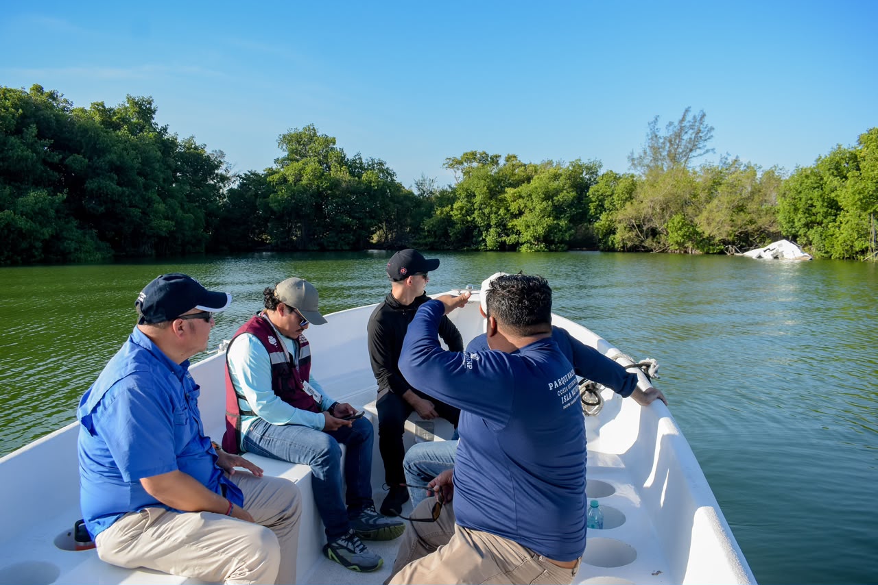 Benito Juárez inicia retiro de embarcaciones en Laguna Nichupté
