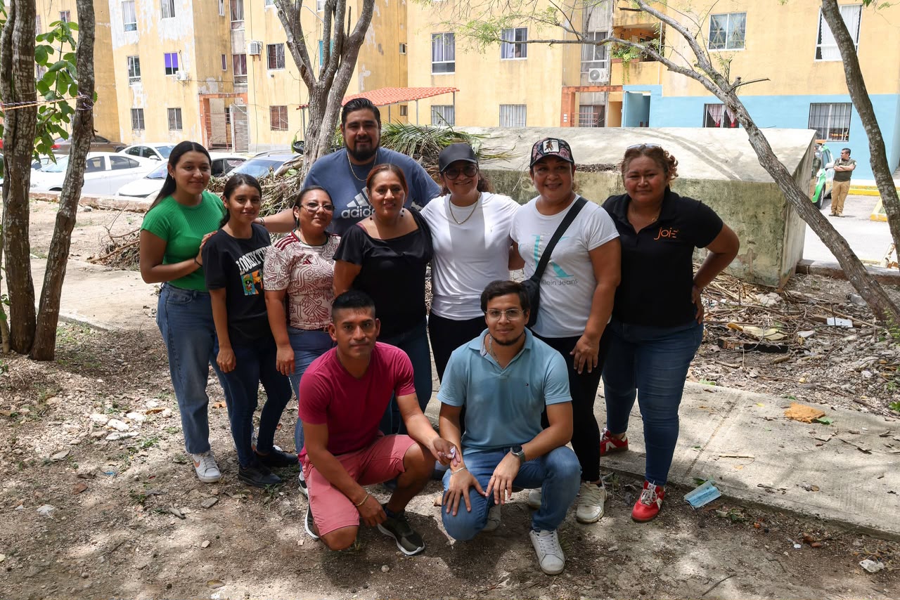 Mega brigada limpia Paseos del Mar en Benito Juárez