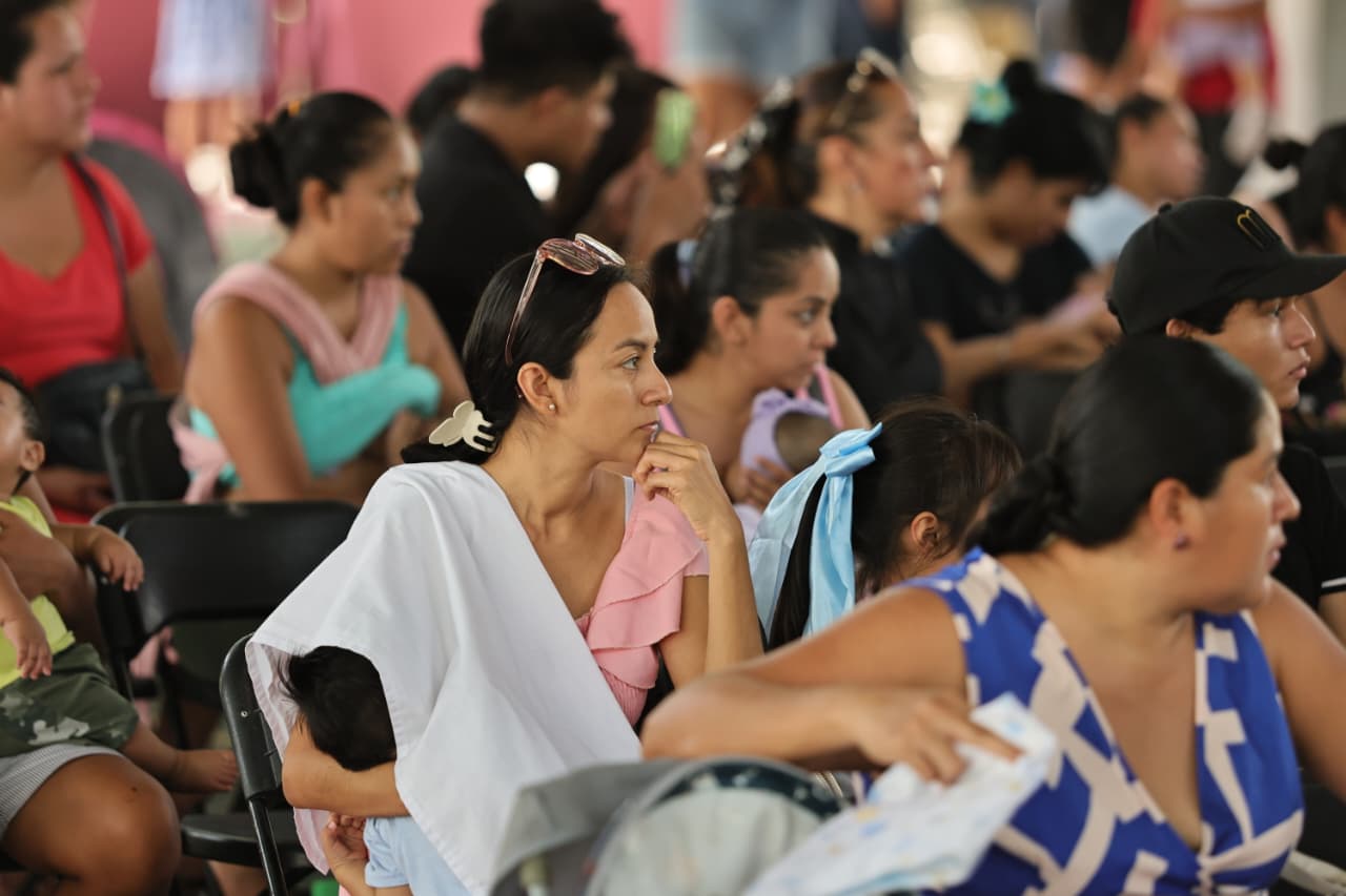 DIF Benito Juárez entrega apoyos a familias vulnerables
