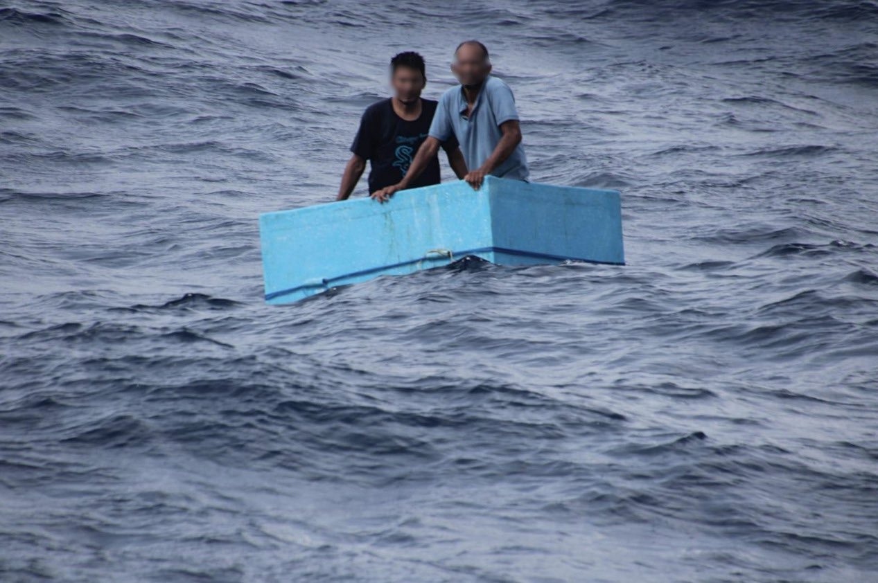 Marina rescata a pescadores desaparecidos en alta mar