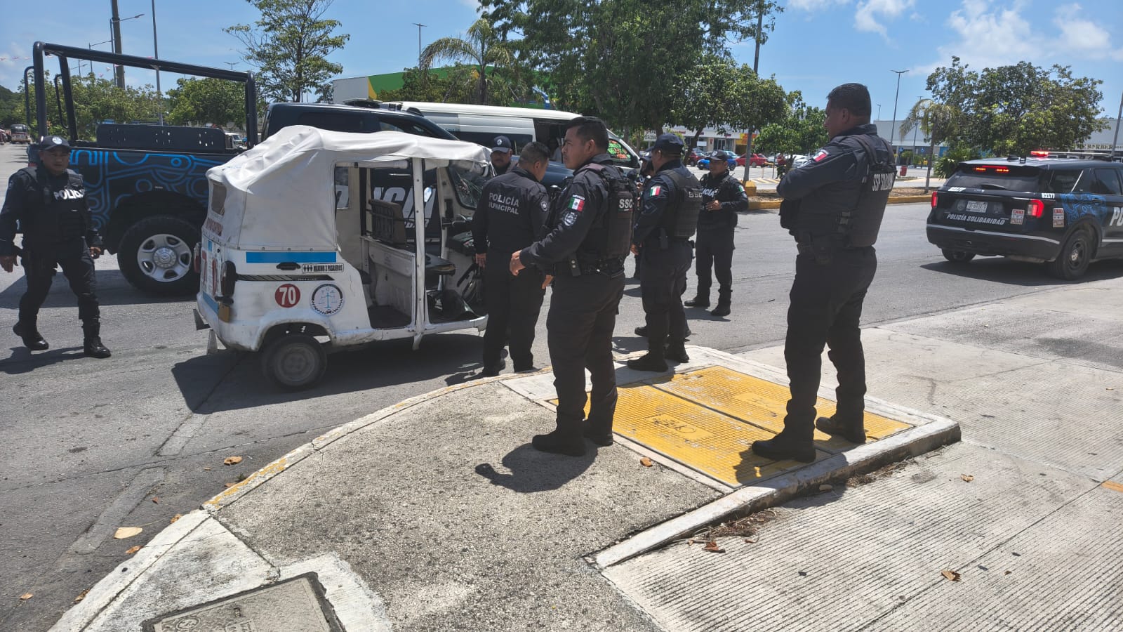 Detienen a mototaxista por asalto en Playa del Carmen