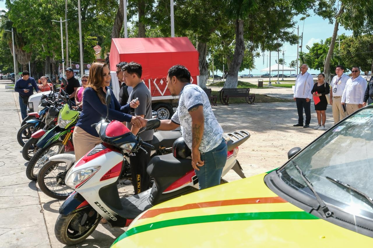 Gobierno de Quintana Roo devuelve nueve vehículos robados