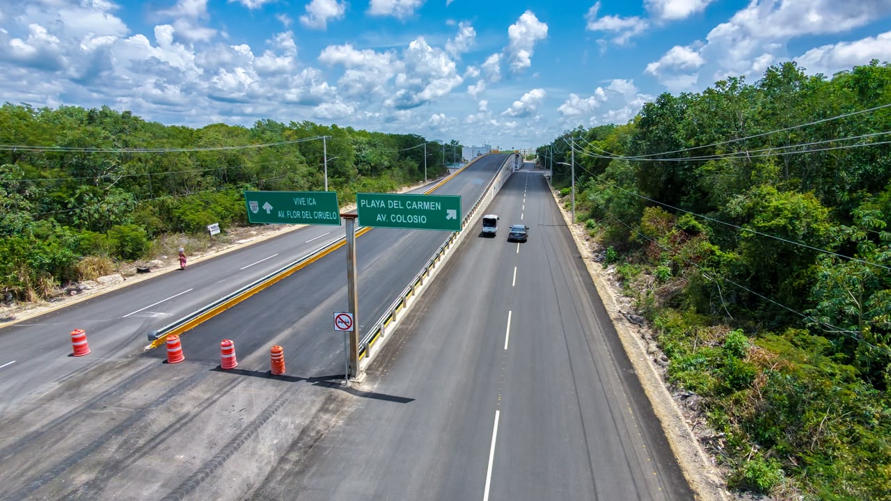 Repavimentan puente y calles en Flor de Ciruelo