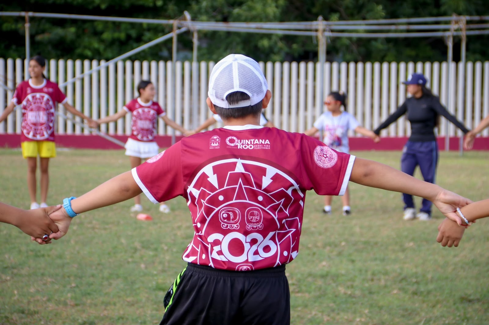 Jacobo Arzate supervisa curso de verano deportivo en Chetumal