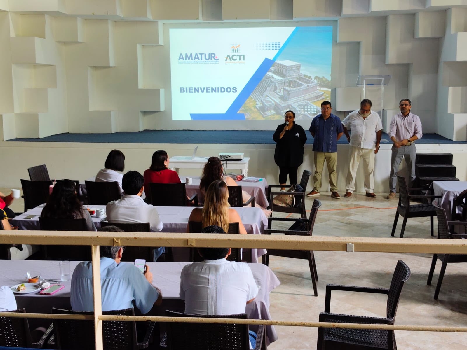 SEDETUR impulsa capacitación turística en Tulum