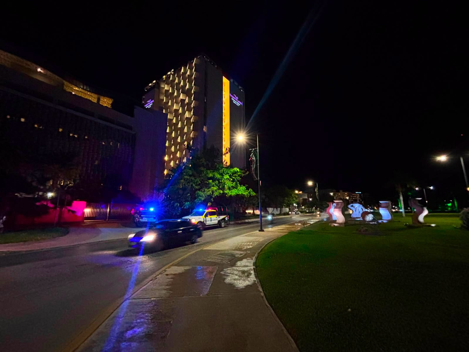 Mujer extranjera muere tras caer de hotel en Cancún