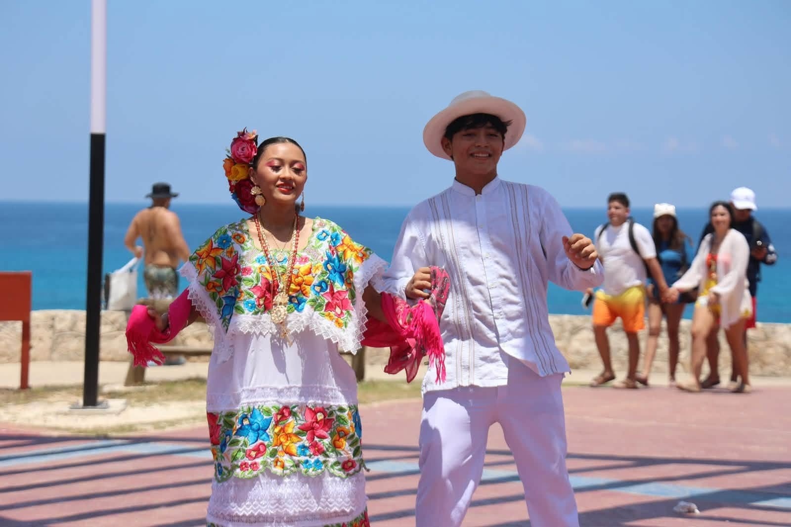 Isla Mujeres impulsa talento con Magia en Punta Sur