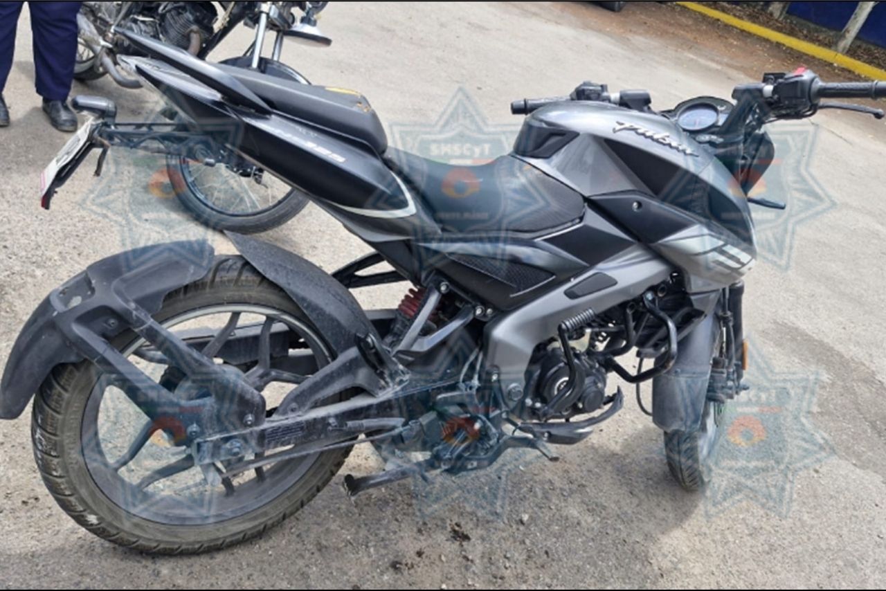 Policía Cancún recupera dos motocicletas robadas