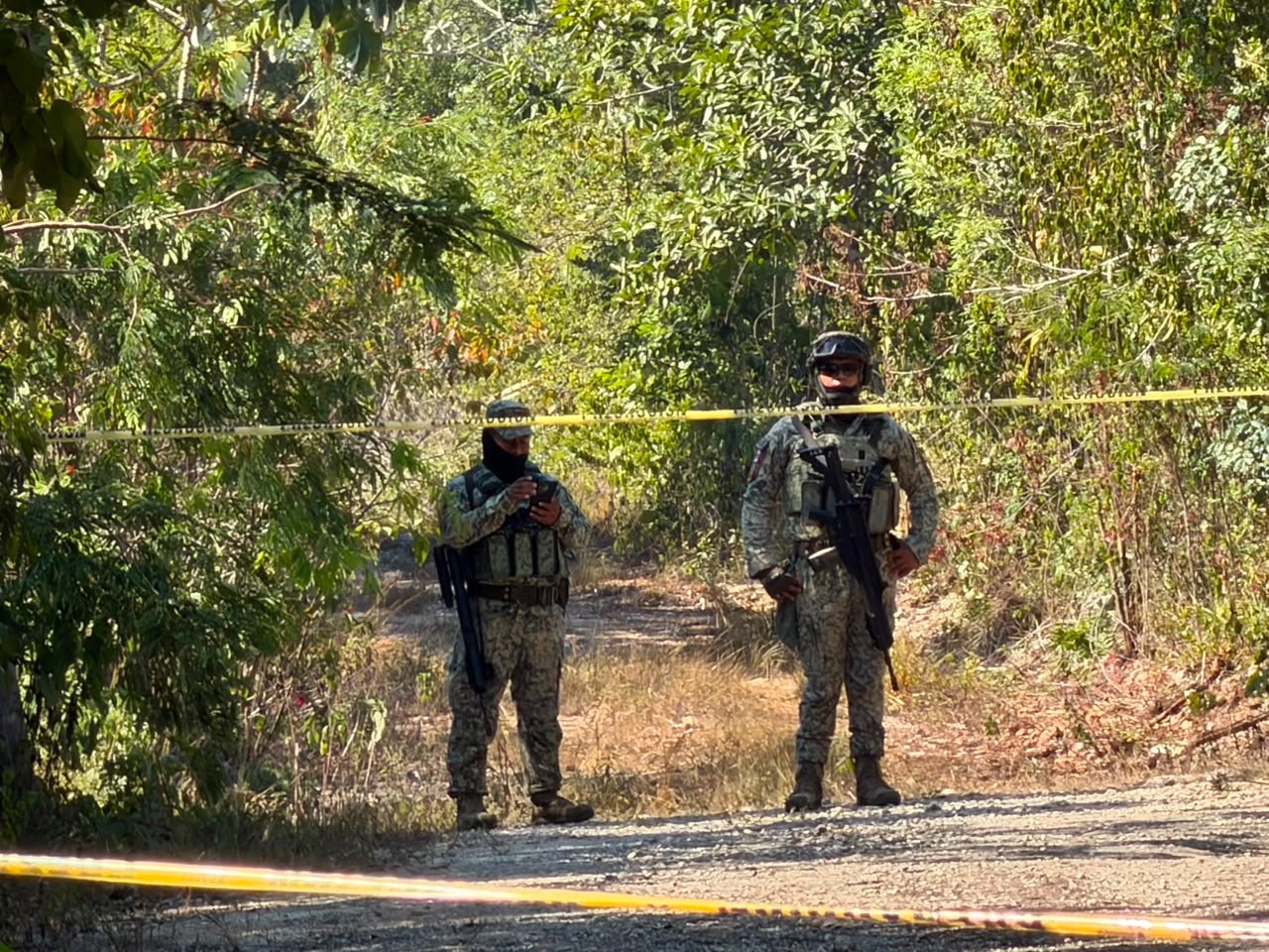 Hallan cuerpo ensabanado en carretera Cancún-Mérida