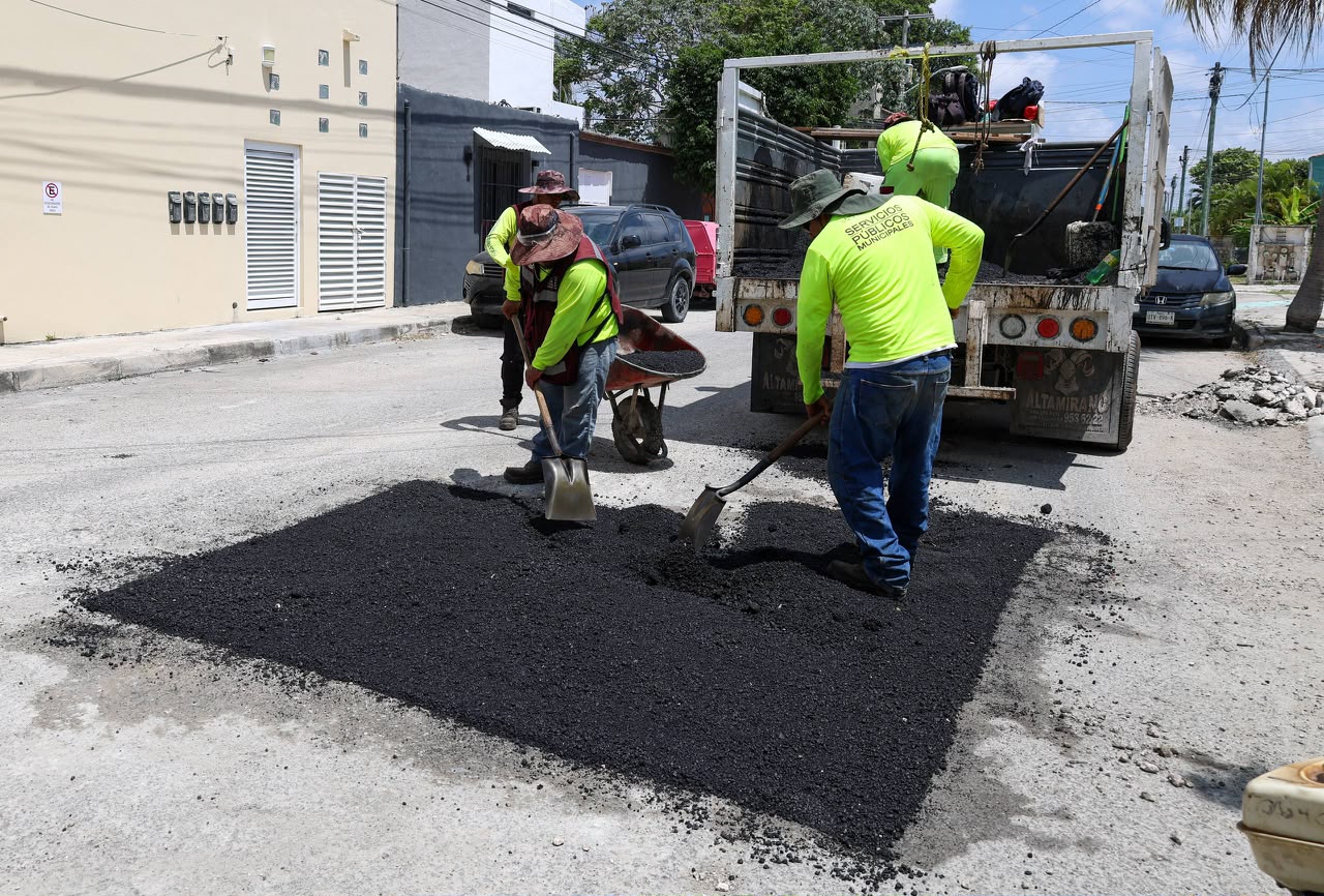 Cancún refuerza mantenimiento urbano para mejorar vialidades