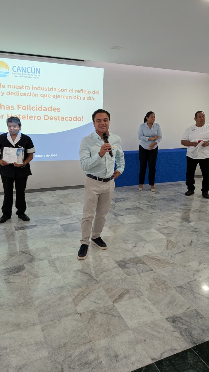Reconocen a colaboradores hoteleros en Cancún