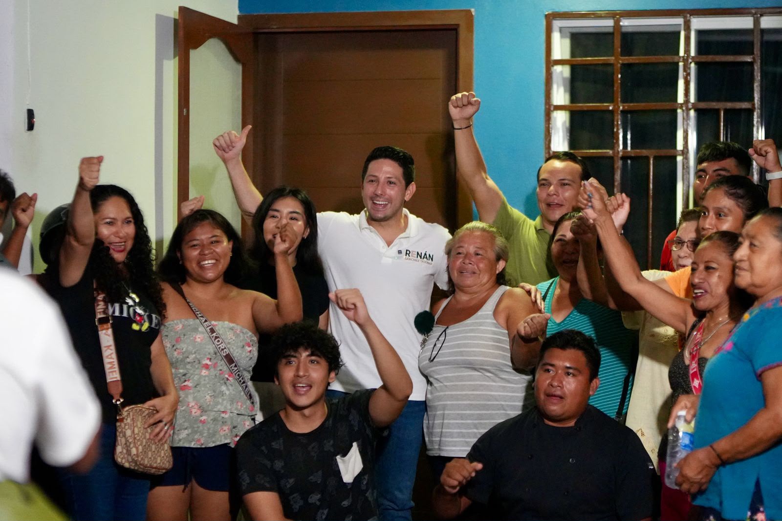 Renán Sánchez fortalece diálogo con colonias de Cozumel