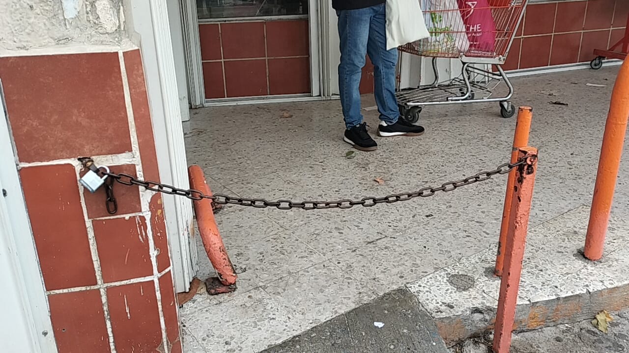 Chedraui en Cancún cierra accesos para personas con discapacidad
