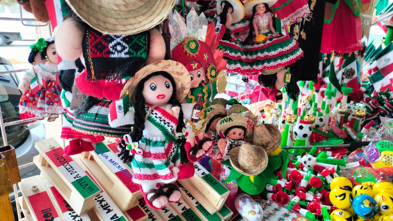 Venta de artículos patrios inicia en Cancún para septiembre