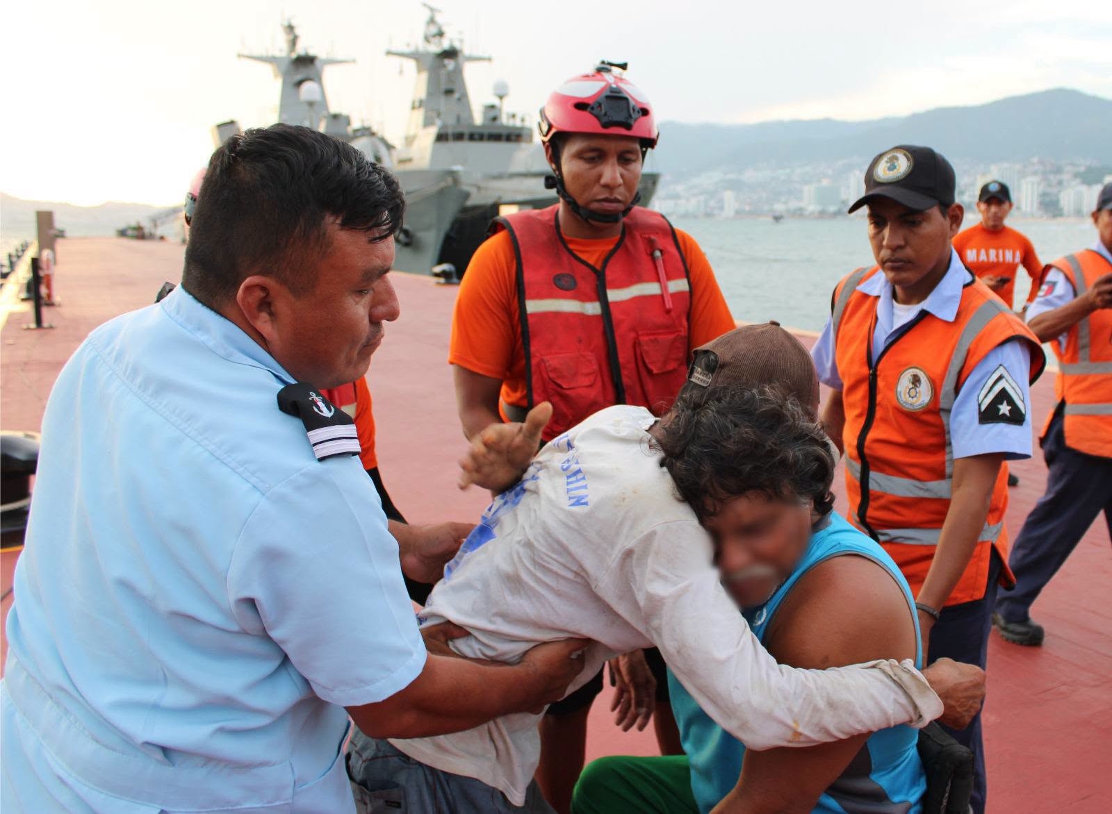 Marina rescata a pescador a la deriva en Acapulco
