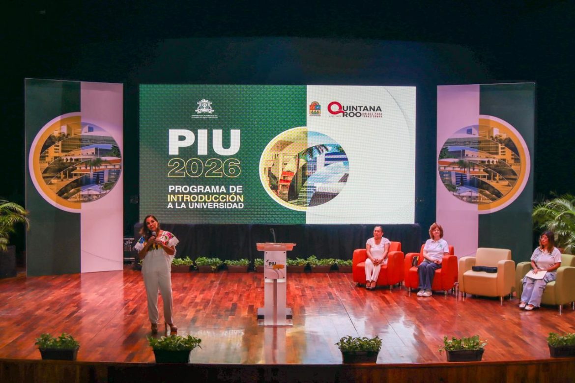 Mara Lezama da bienvenida a nuevos estudiantes UQROO