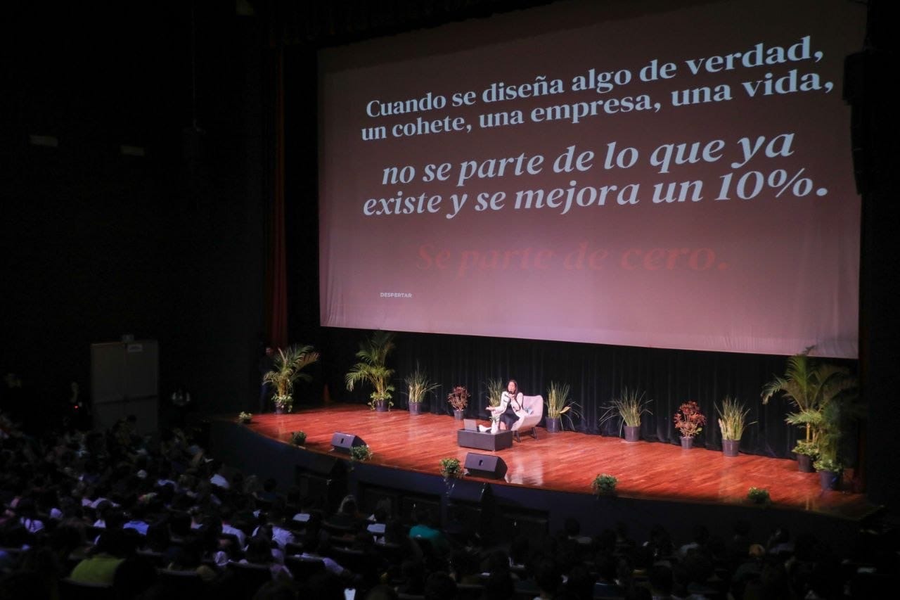 Playa del Carmen impulsa emprendimiento juvenil en foro local