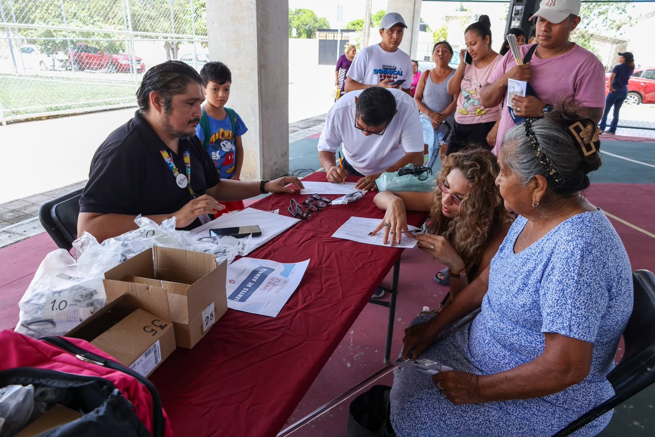 Brigada Sinergia por la Paz beneficia a SM 227