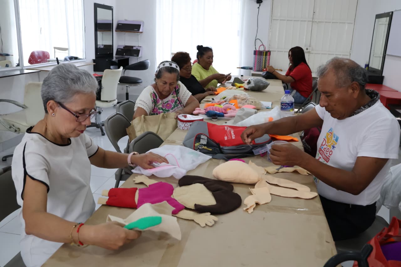 DIF Benito Juárez impulsa habilidades digitales en adultos mayores