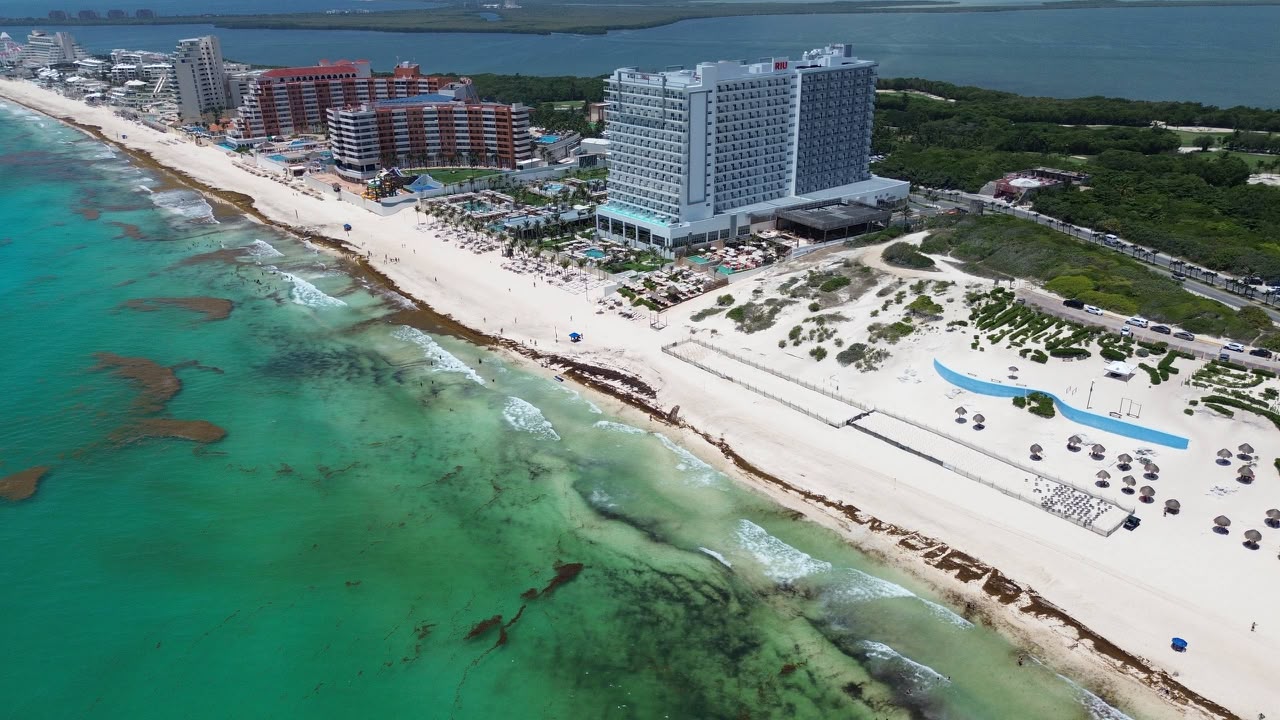 Ayuntamiento de BJ mantiene limpieza continua en playas