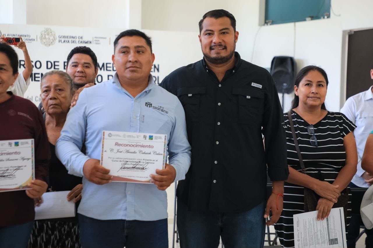 Playa del Carmen capacita a apicultores para prevenir enfermedades