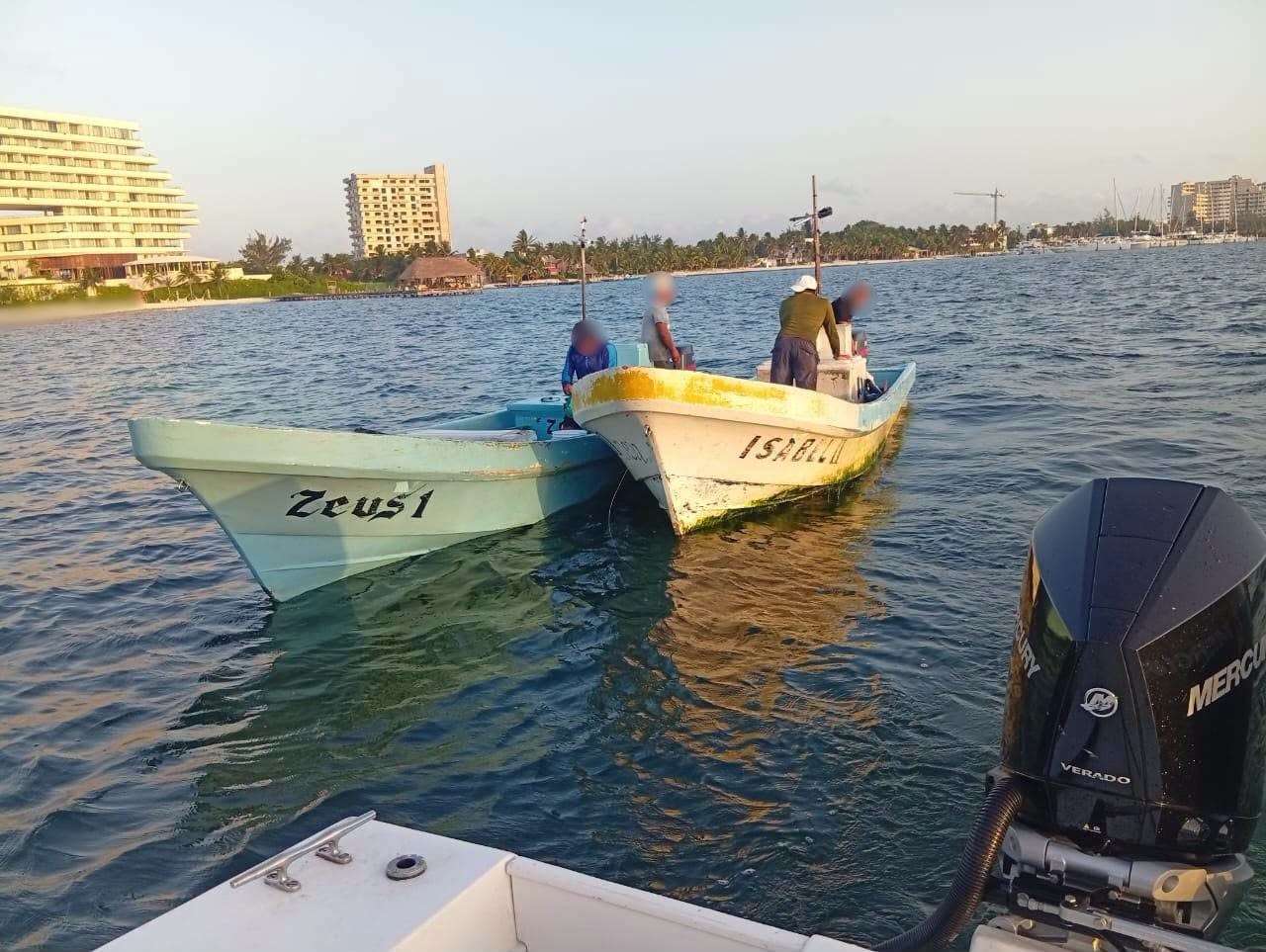 Retienen embarcaciones por pesca sin permisos en Puerto Juárez