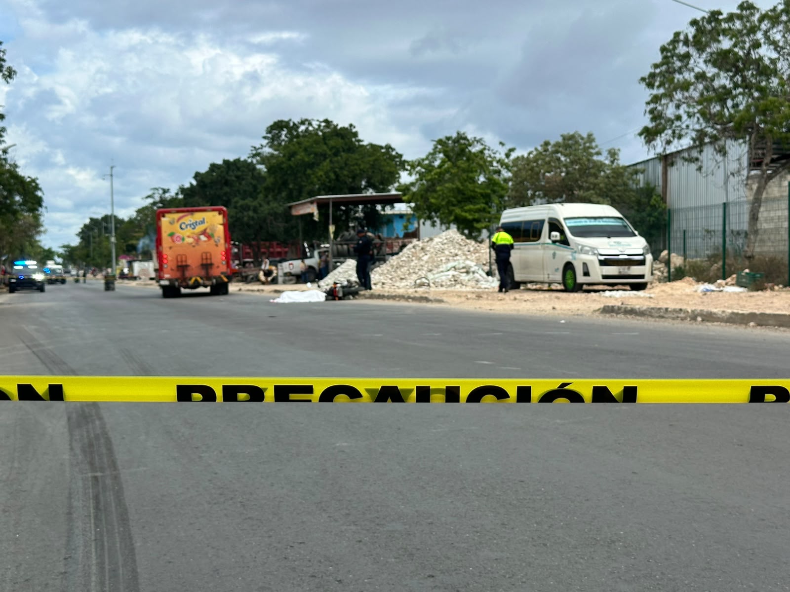 Motociclista muere aplastada por camión en Playa del Carmen