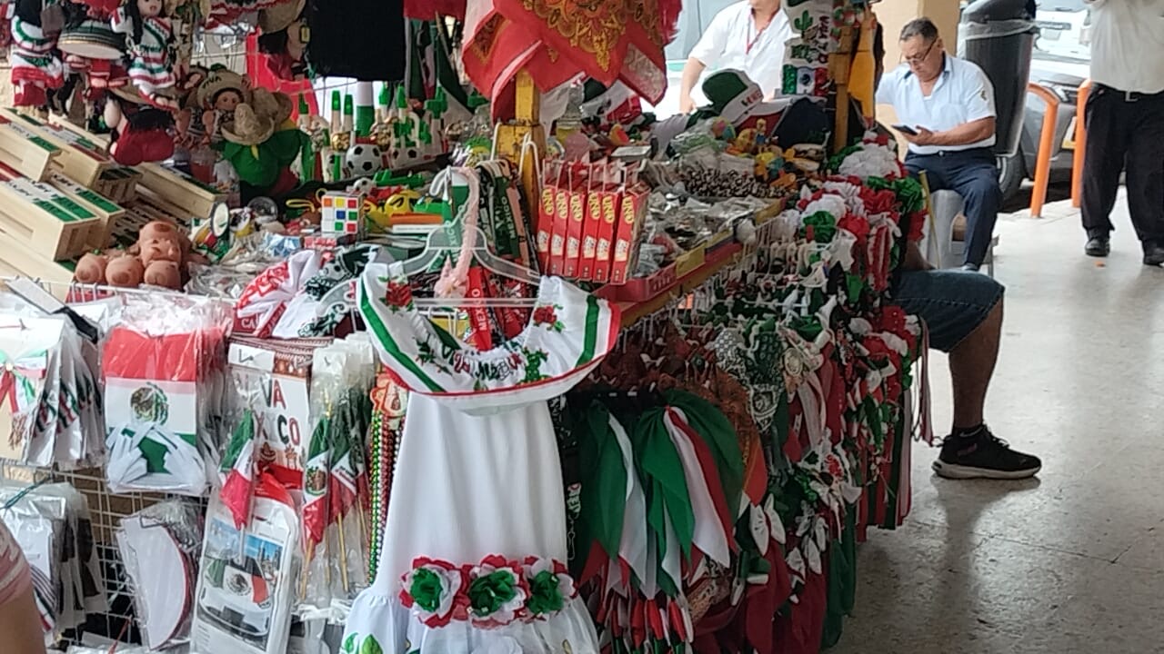 Venta de artículos patrios inicia en Cancún para septiembre