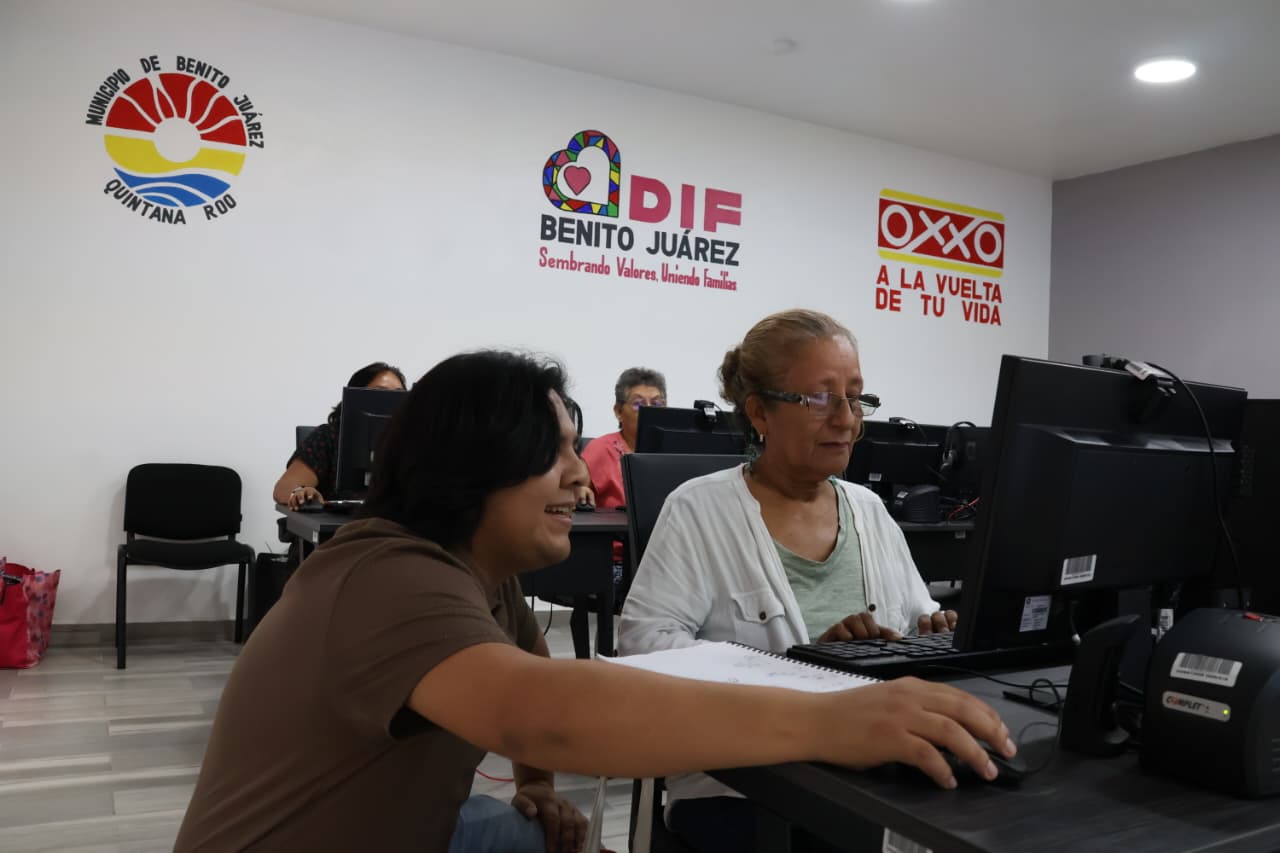 DIF Benito Juárez impulsa habilidades digitales en adultos mayores