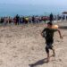 España desaloja migrantes de playa del Trampolín en Ceuta