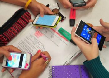 Consulta a maestros sobre uso de celulares en aulas inicia hoy