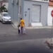 VIDEO; Hombre es privado de la vida mientras caminaba con su hija