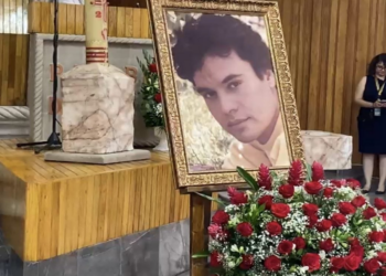 Hijo de Juan Gabriel celebra legado a 10 años de su muerte