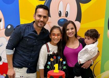 Fabián Ríos y familia oran por Colombia tras terremoto