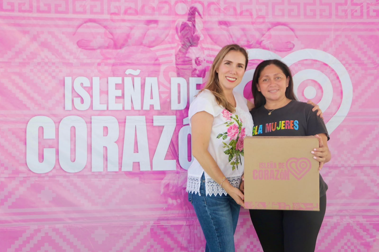 Isleña de Corazón entrega apoyos a más de 4 mil mujeres