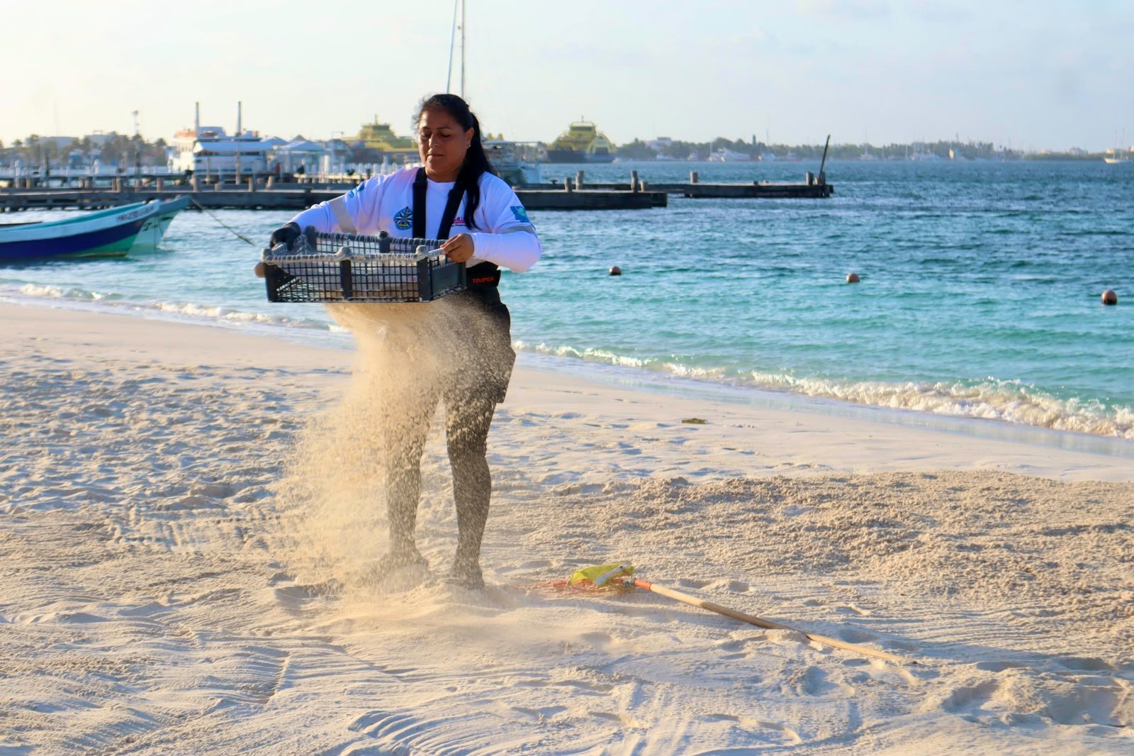 Playas de Isla Mujeres se mantienen limpias y libres de sargazo