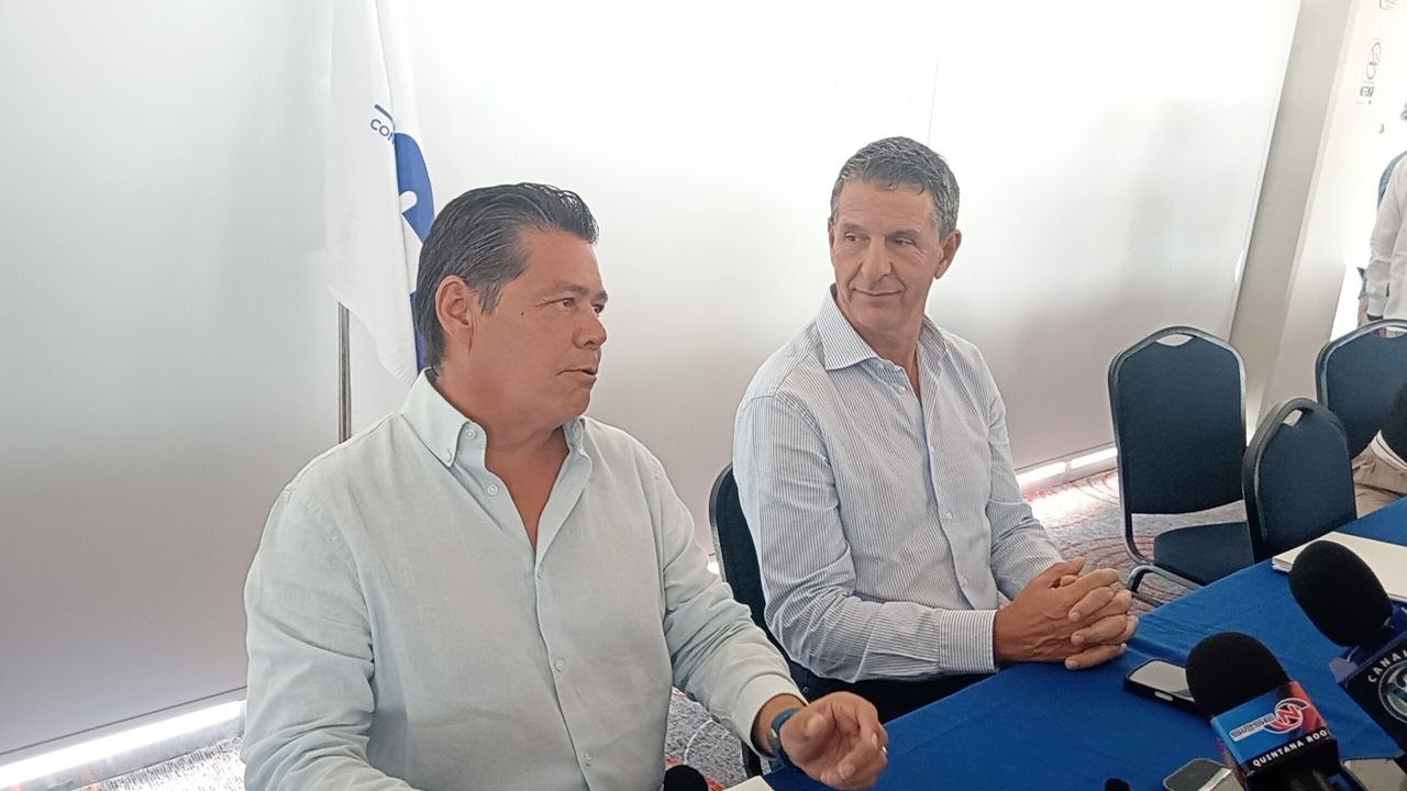 Alejandro Luis Contreras asume presidencia del CCE Quintana Roo