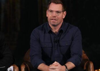 FBI allana casa de Eric Swalwell por acusaciones sexuales
