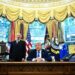 Trump avanza para revocar visas a solicitantes de asilo
