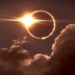 Eclipse solar y lluvia de estrellas en una noche astronómica