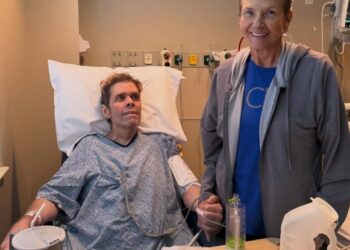 Perez Hilton continúa hospitalizado y su sitio retoma publicaciones