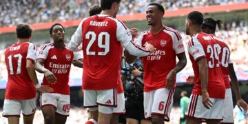 Arsenal ficha a Ezri Konsa y busca nuevo Kvaratskhelia