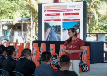 Responde Mara Lezama a delegadas y delegados de Lázaro Cárdenas, con kits de herramientas para servicio de sus comunidades