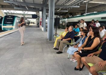 Tras banderazo de salida a cargo de Mara Lezama, Tren Maya reanuda ruta Cancún-Playa del Carmen con cuatro viajes diarios