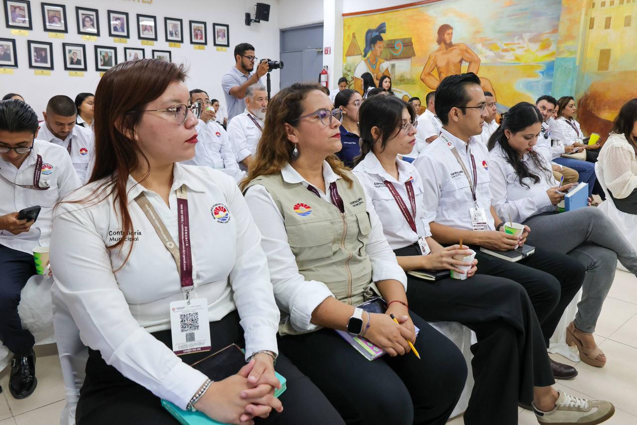 Cancún capacita a servidores públicos contra corrupción