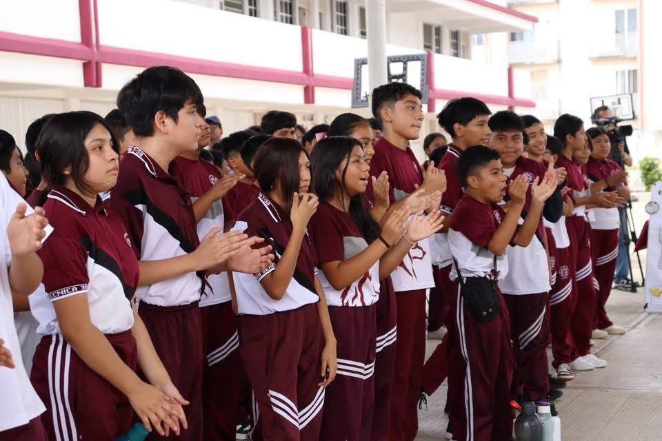 Benito Juárez impulsa deporte en escuelas con clínicas deportivas