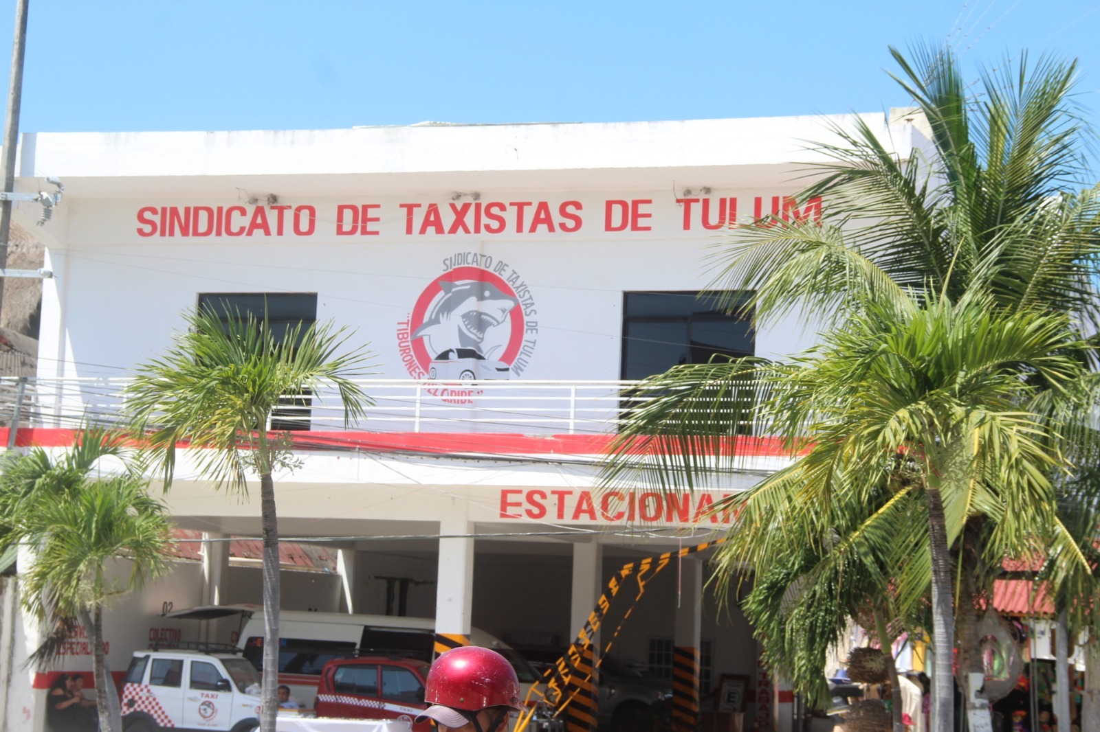 Taxistas de Tulum lanzan plataforma digital con tarifas