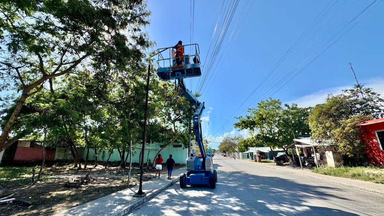 Chetumal inicia Programa de Iluminación Integral en Centenario