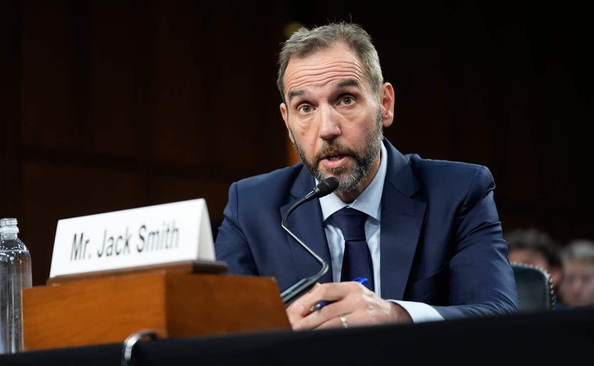 Exfiscal Jack Smith defiende cargos contra Trump en Senado