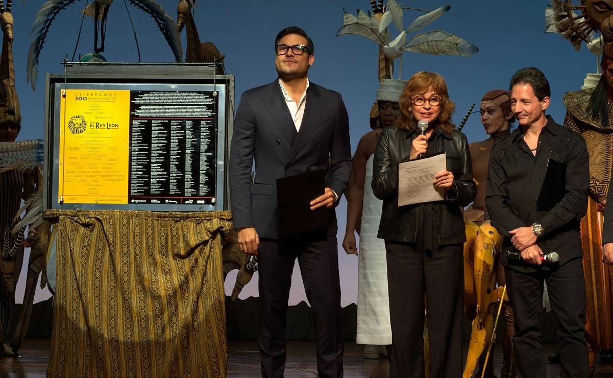 Carlos Rivera celebra 500 funciones de El Rey León